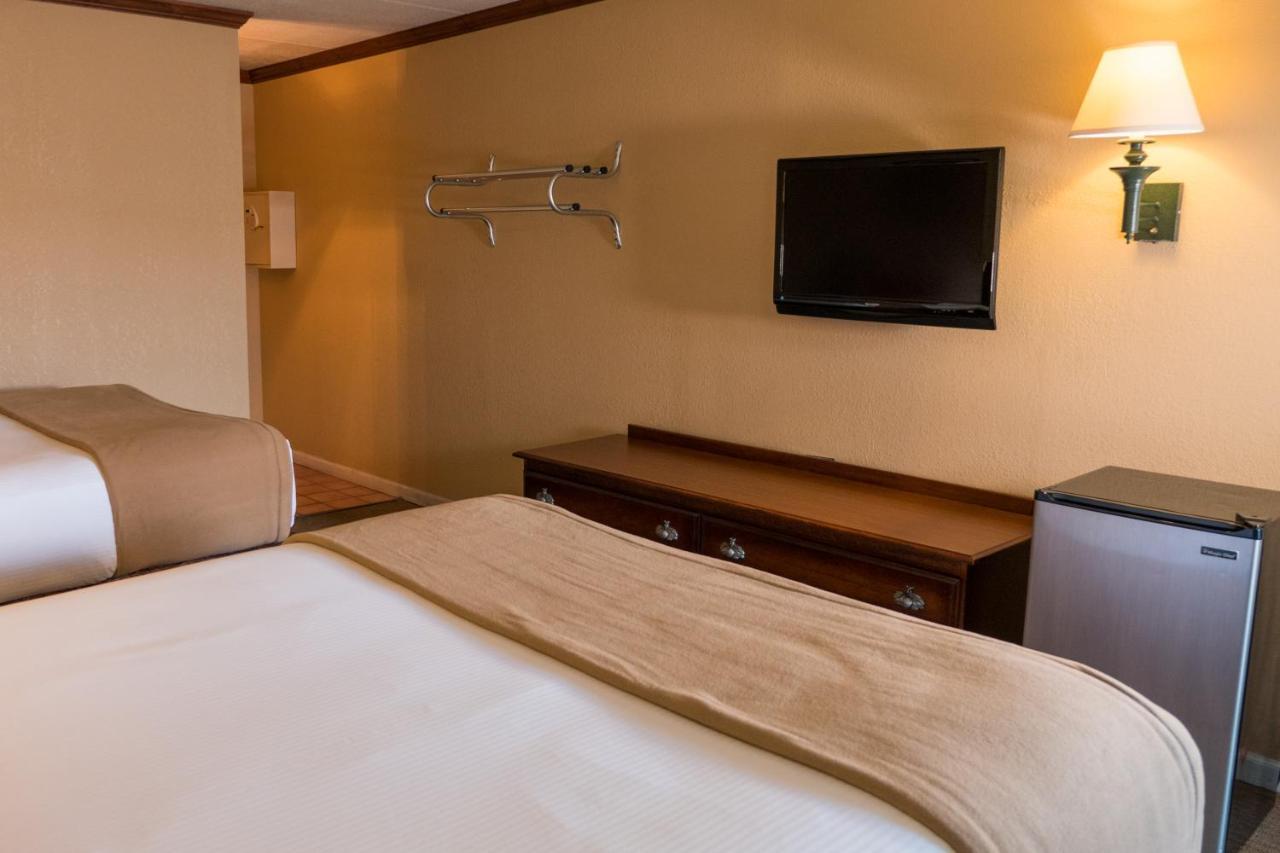 Wild Bear Inn Pigeon Forge Buitenkant foto