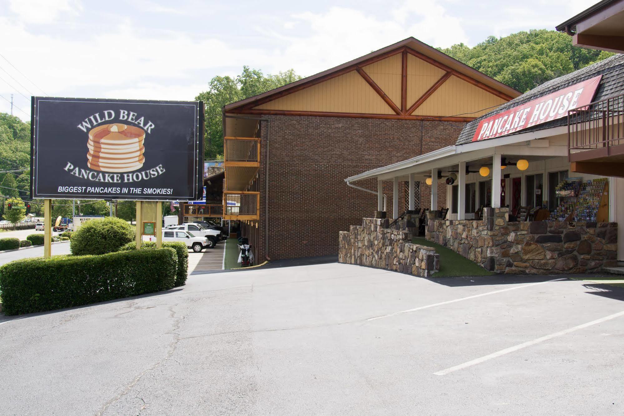 Wild Bear Inn Pigeon Forge Buitenkant foto