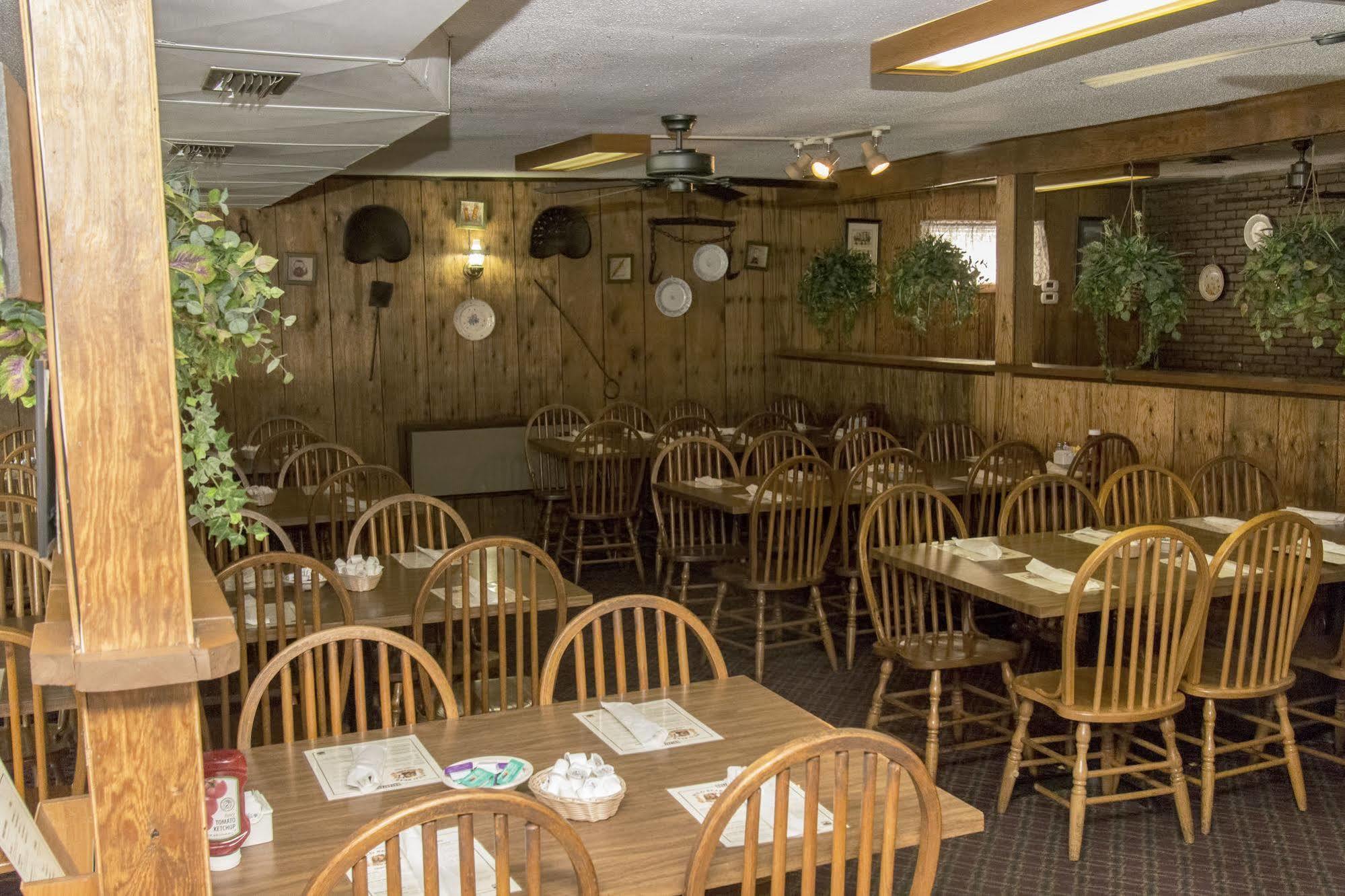 Wild Bear Inn Pigeon Forge Buitenkant foto